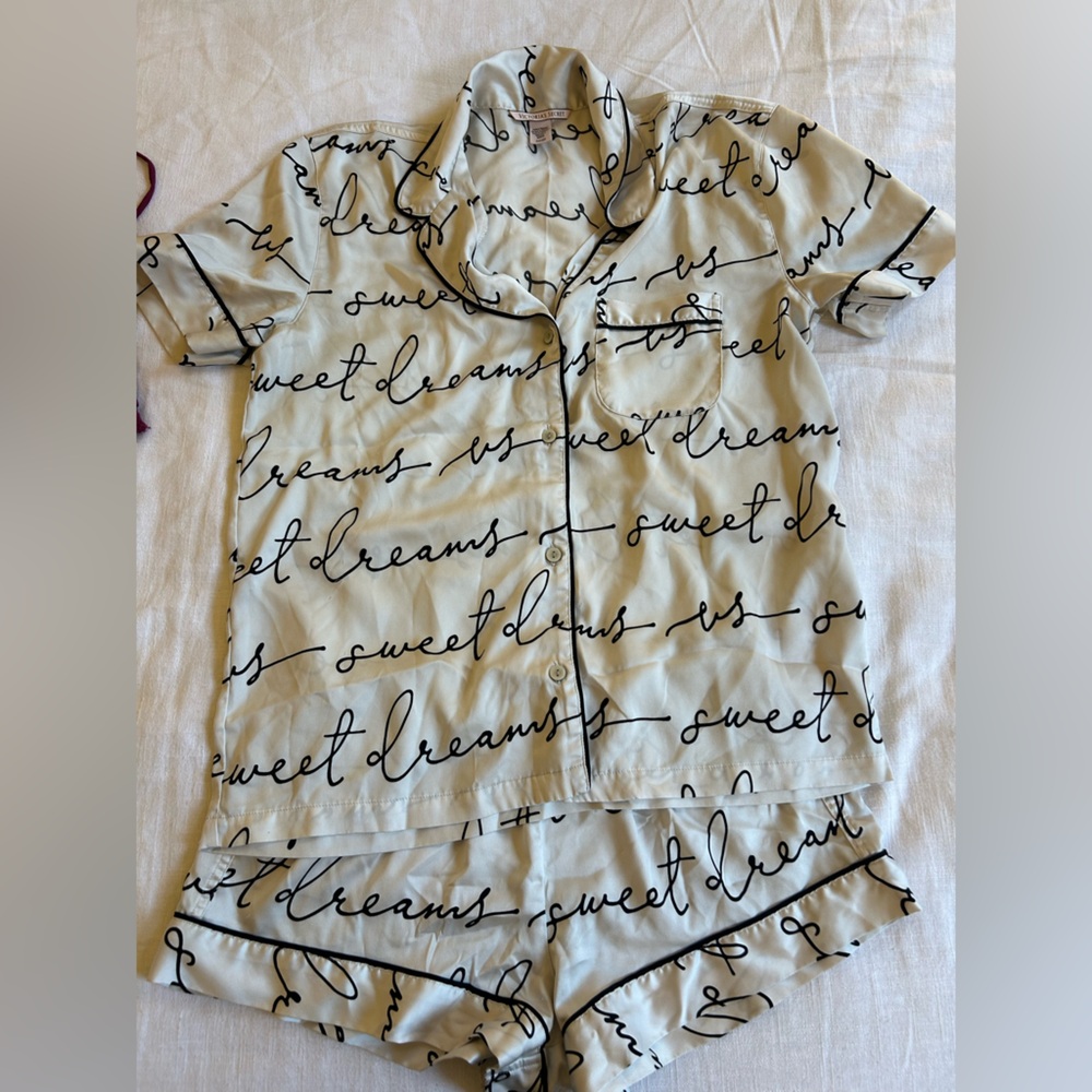 Victoria’s Secret pjs small